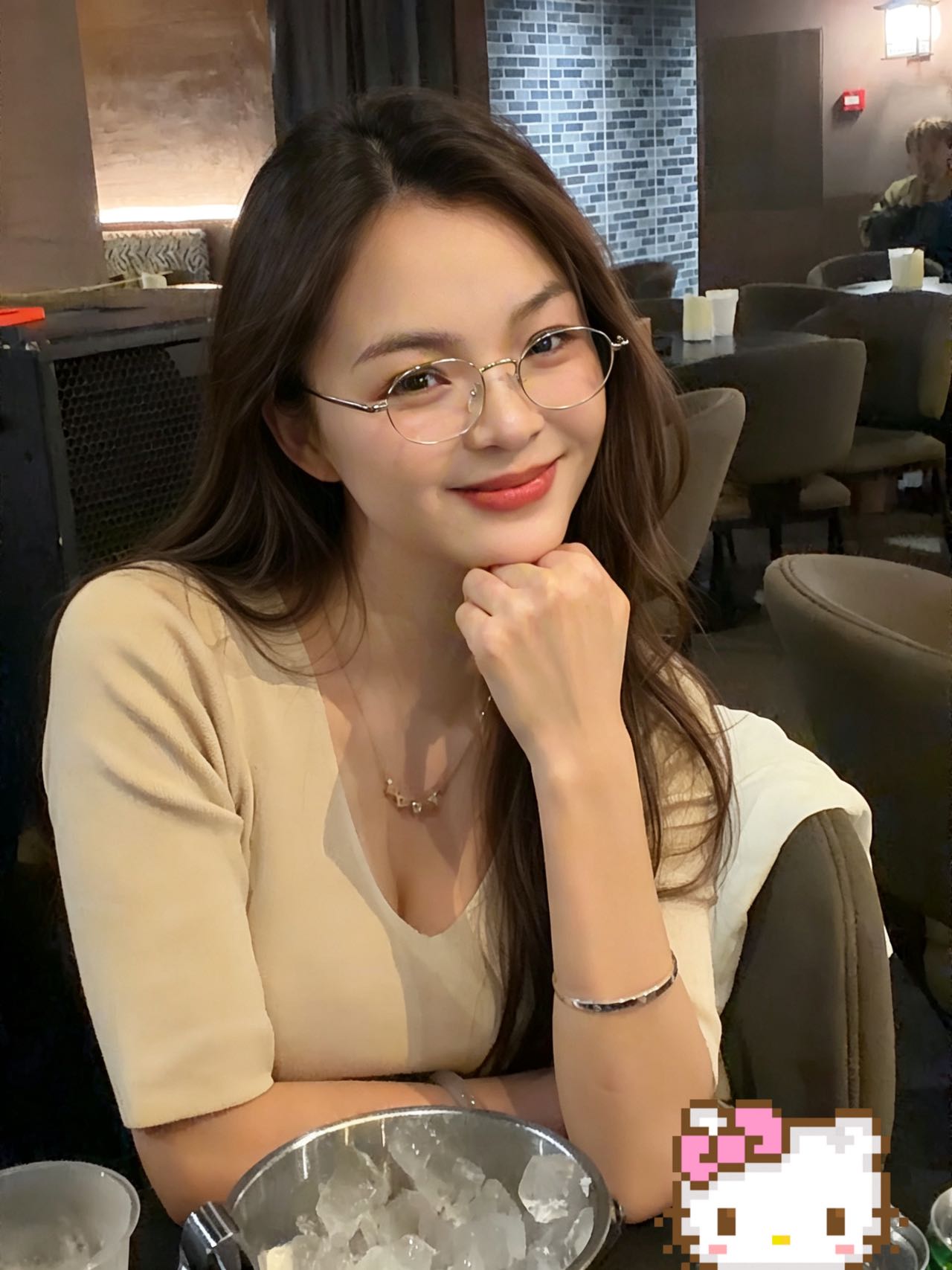 英子