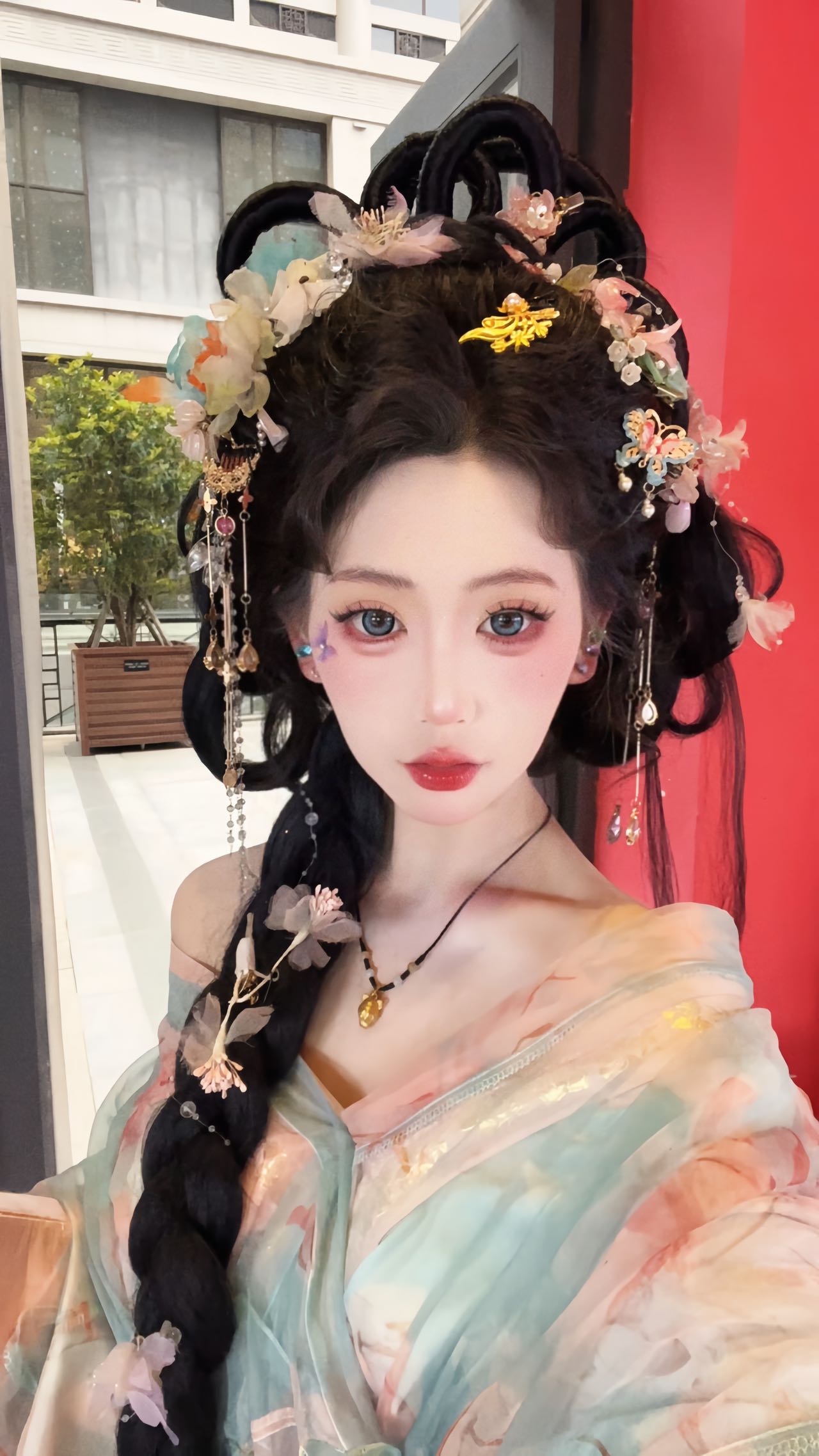莉莉